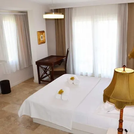 Kuecuekkoey Otel فندق مبيت وإفطار *