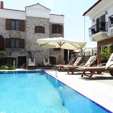 فندق مبيت وإفطار Kuecuekkoey Otel Ayvalı