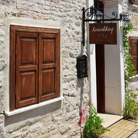 Kuecuekkoey Otel Ayvalı