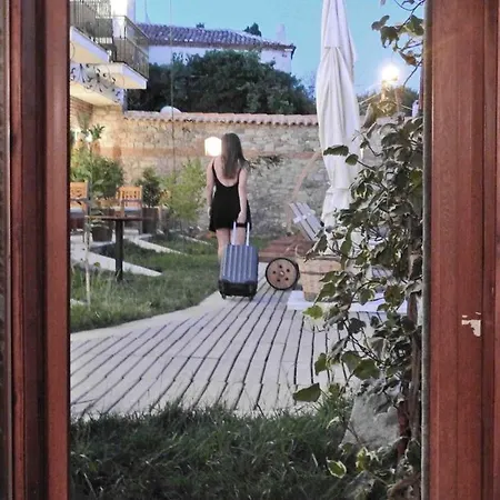 Kuecuekkoey Otel * Ayvalı